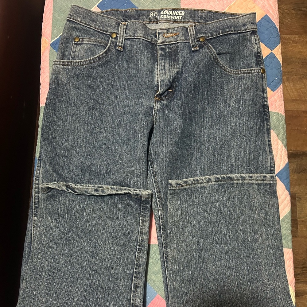 Men’s Advanced Comfort Regular fit Wranglers